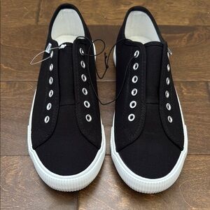 Hurley Black and White Sneakers with Canvas Upper